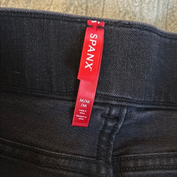 Spanx Black cropped Jeans size medium - Picture 6 of 9